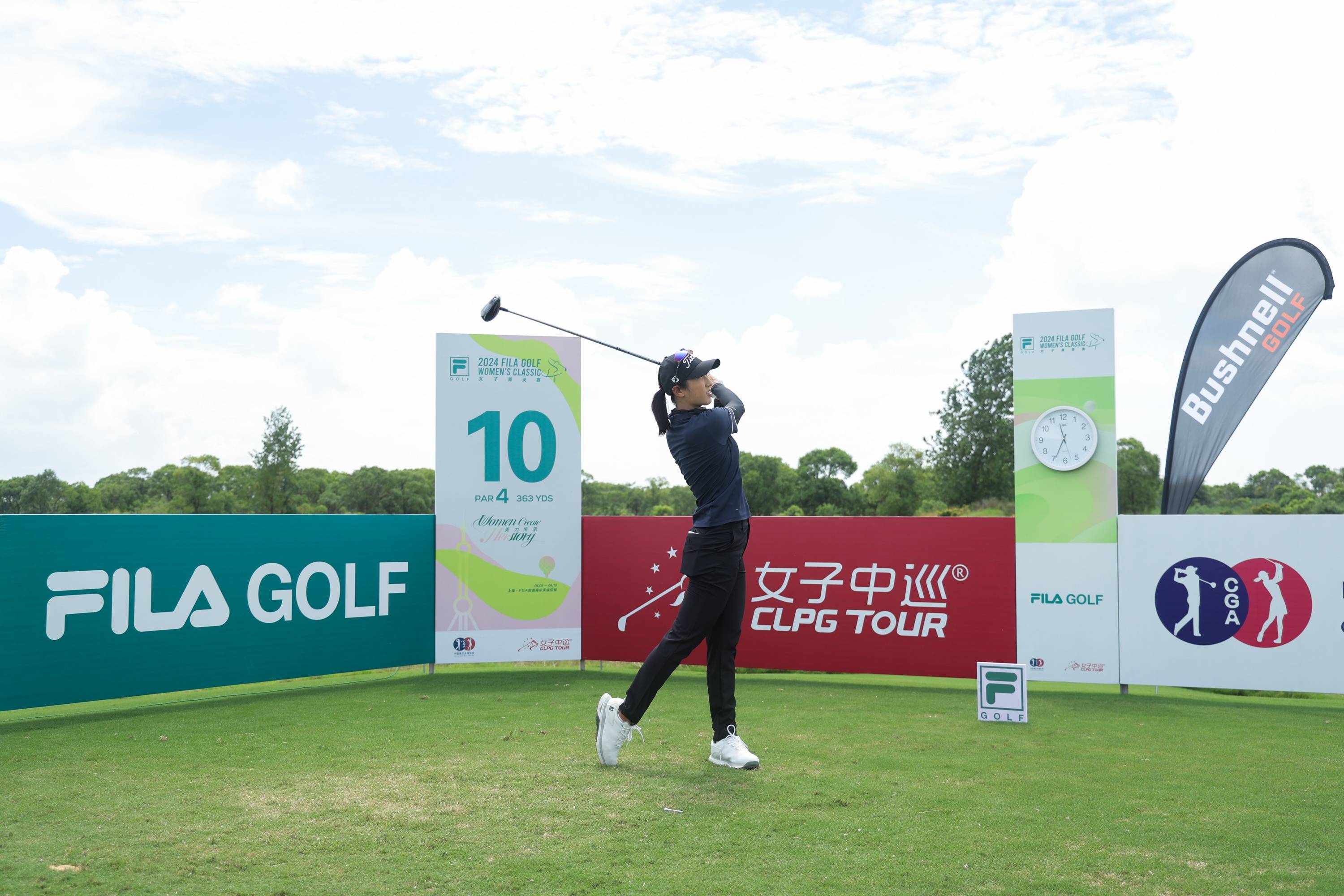 高尔夫明星选手受伤退赛,引发热议 高尔夫明星选手受伤退赛,引发热议