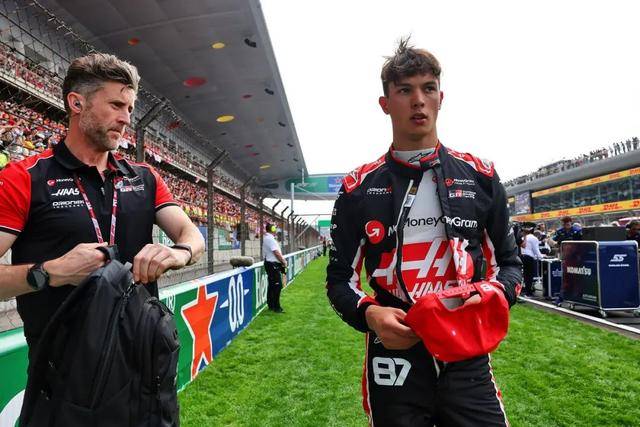 哈斯车队逆转迈凯伦,皮亚斯特里带队取胜 哈斯车队逆转迈凯伦,皮亚斯特里带队取胜