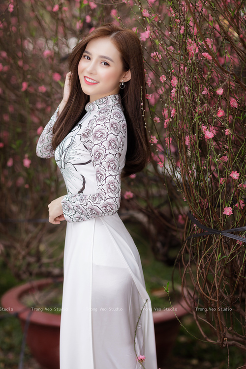 淬火重生，2026世界杯，库尔图瓦的钢铁防线与秘鲁闪电战，一剑封喉匈牙利